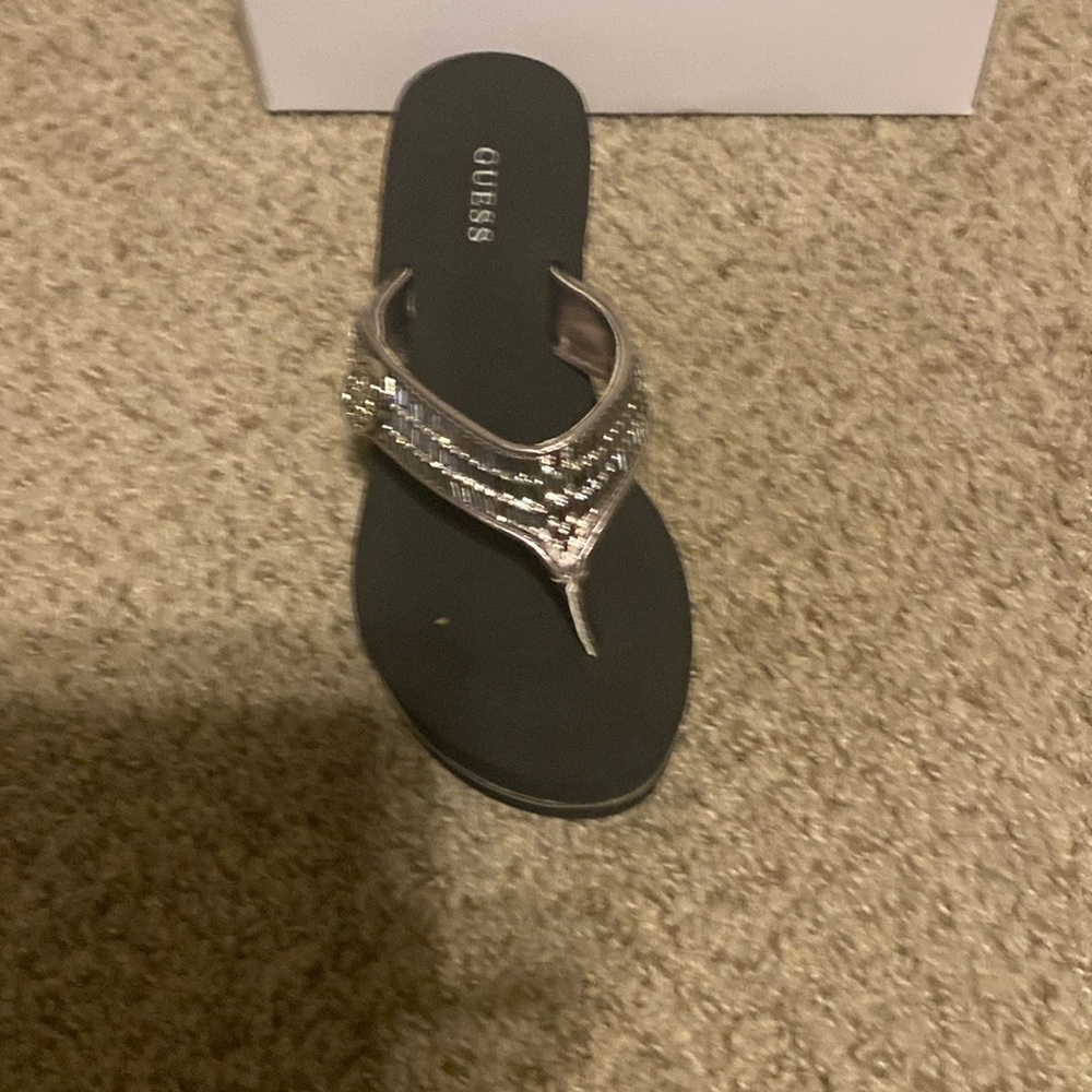 Guess wedge split toe sandals